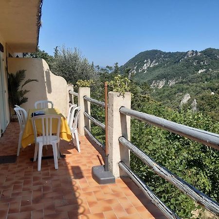 Appartement 3 pièces dans maison individuelle entre mer et montagnes Bouyon Extérieur photo